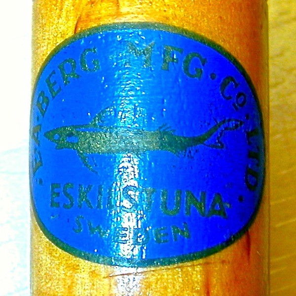 LB.DGF – Light Blue . Dark Gold Flake